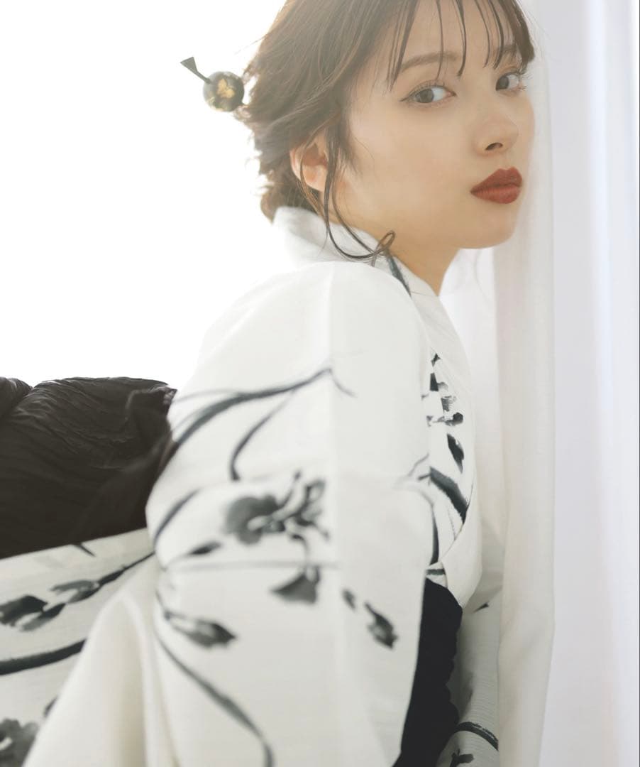 1人で着られる浴衣5点セット （ゆかた・兵児帯・下駄・着付け本・腰ひも）