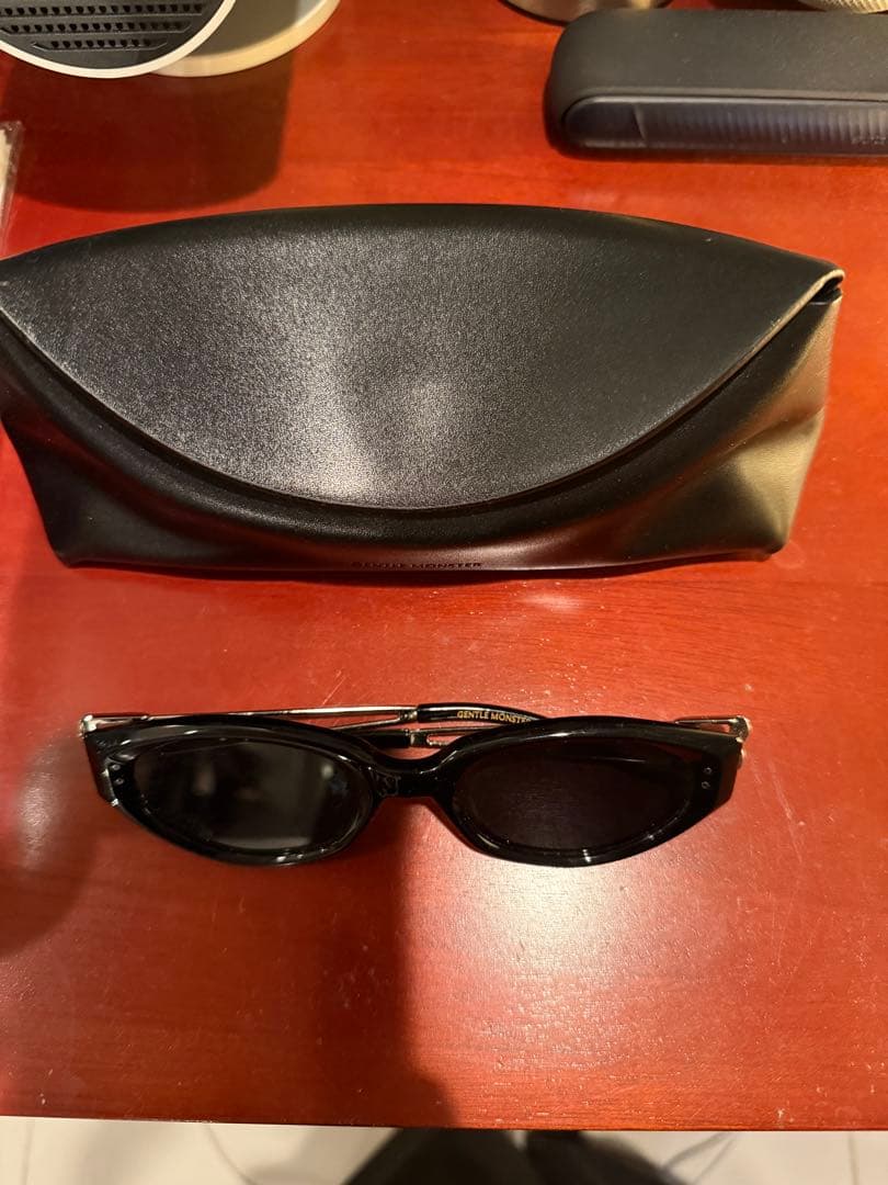 小物 GENTLE MONSTER Kunst 01