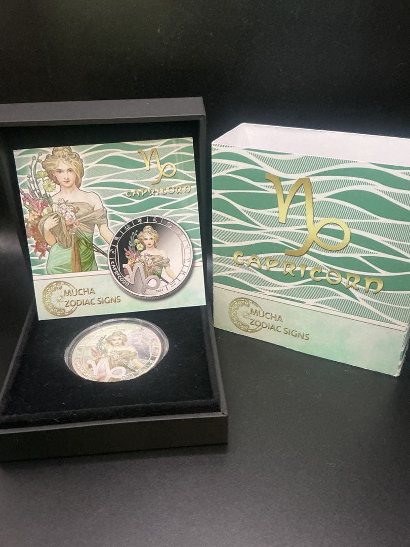 ミュシャ × 黄道十二宮 ― 山羊座、Capricornus　銀メッキ付き白銅貨