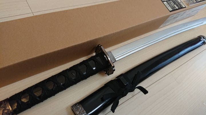 コスプレ武器　模造刀 大、小セット&飾り棚付き