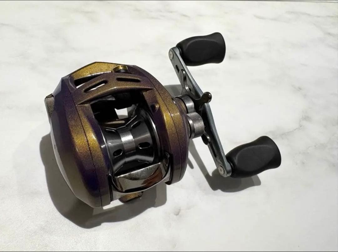 《おまけ付》バス釣り ベイトリール +SUNLINE QUEEN STAR 4