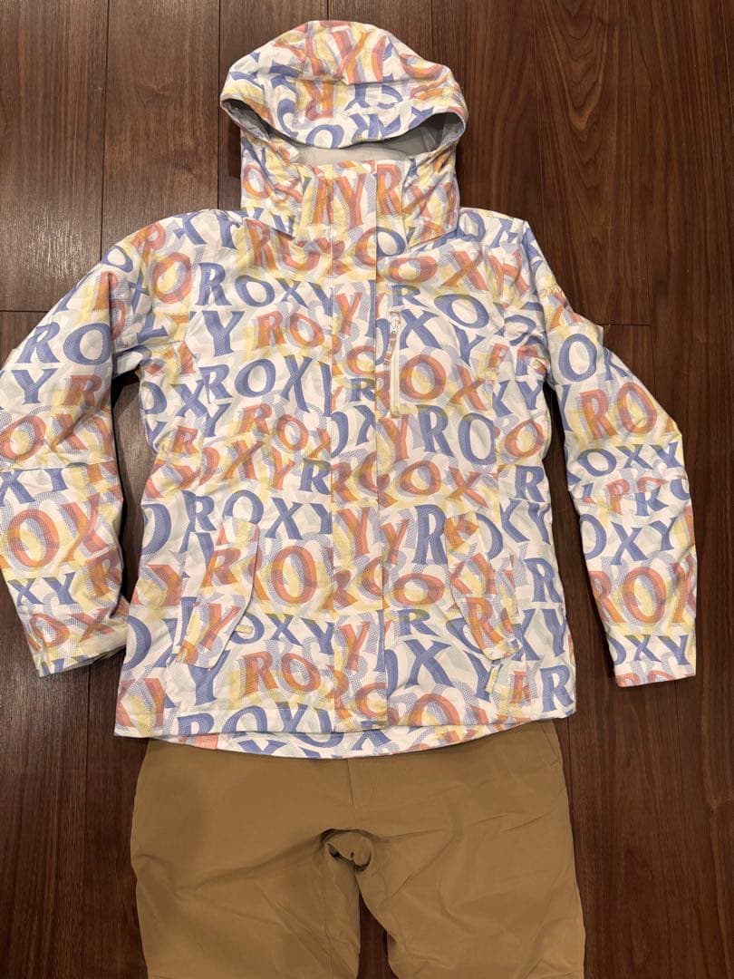 すぐに発送可能【ほぼ新品】ROXY ジャケット Lサイズ&パンツ XLサイズ