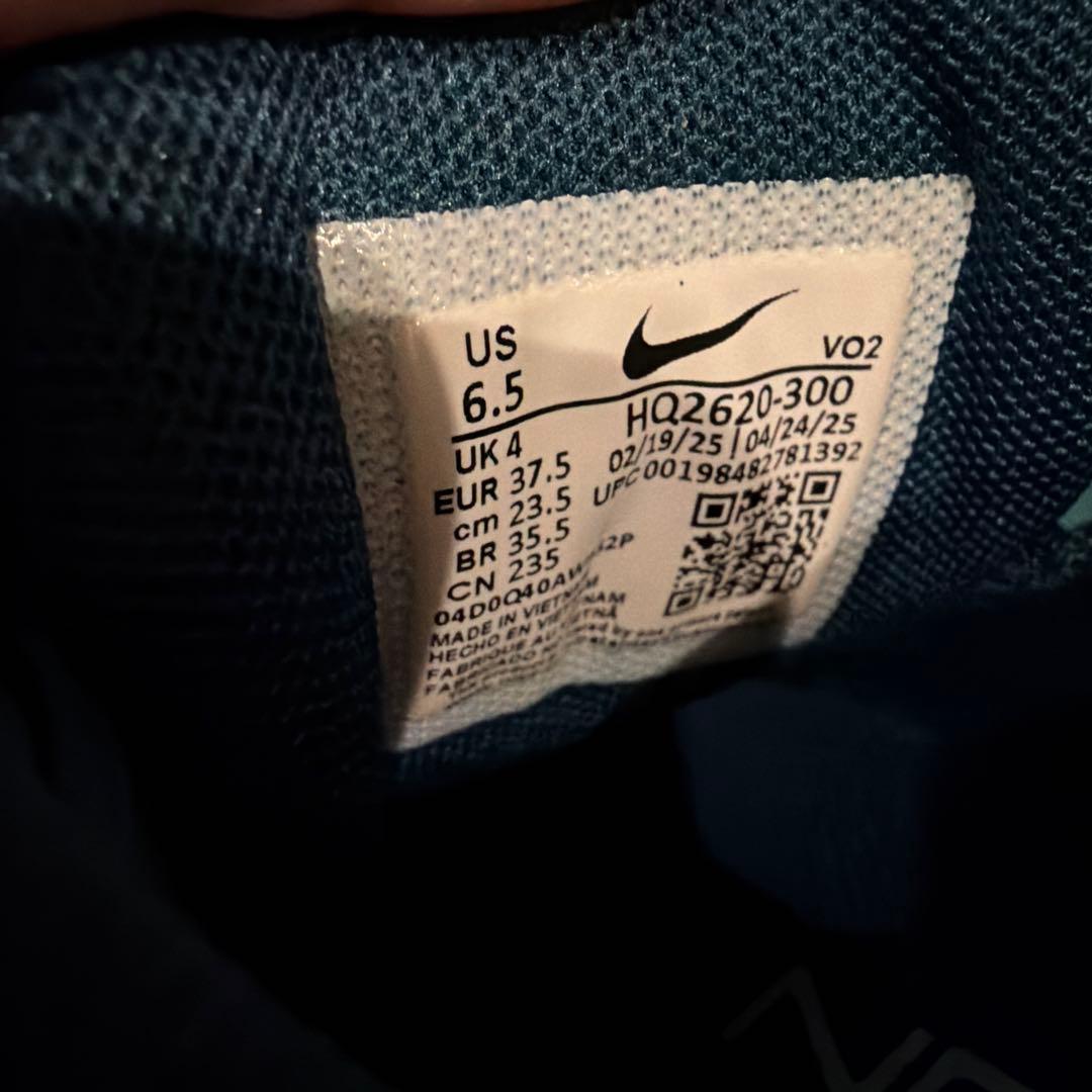 NIKEスニーカー　メトコン10 23.5センチ