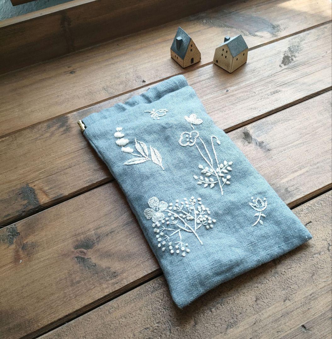 【リネン刺繍　Naoちゃん様オーダー専用ページ】マルチクロス　ボートポーチ