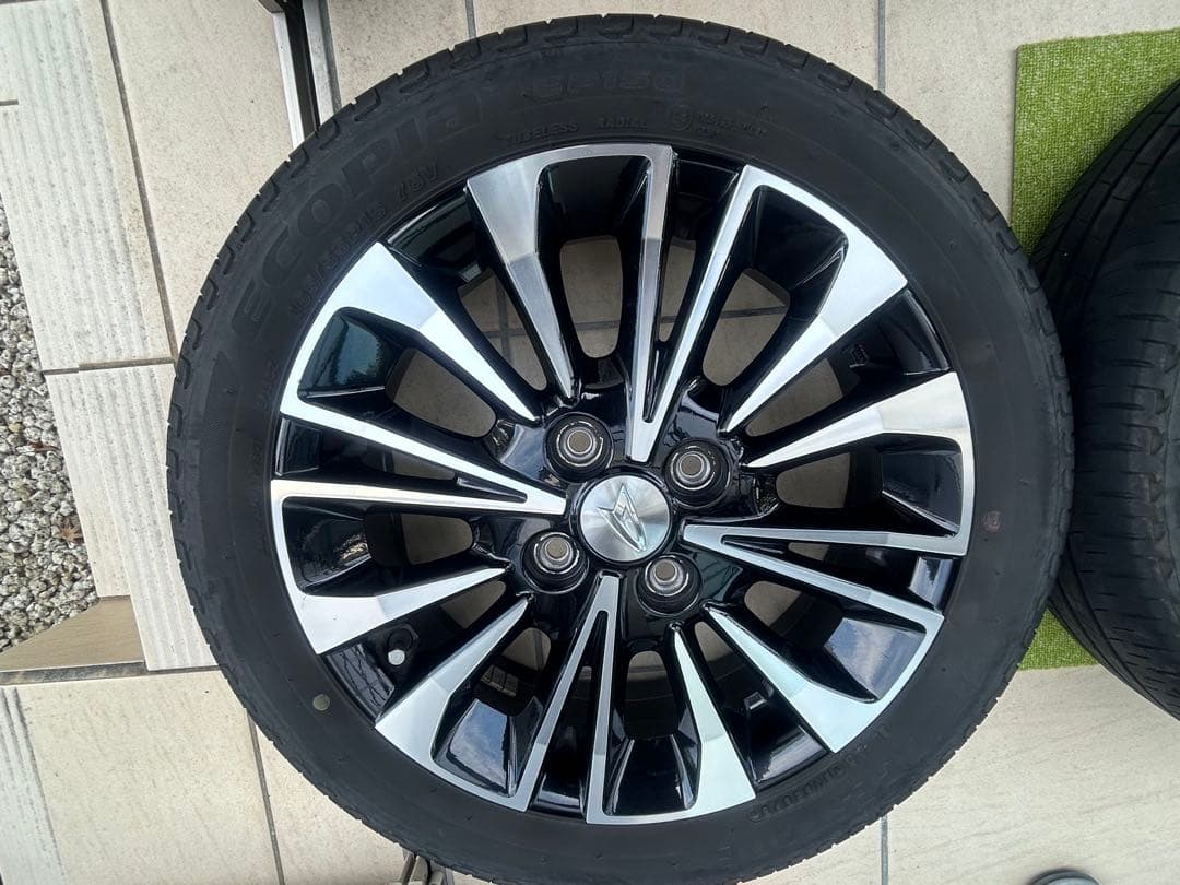 ダイハツ純正　タント カスタムRS 15インチ　４本セット