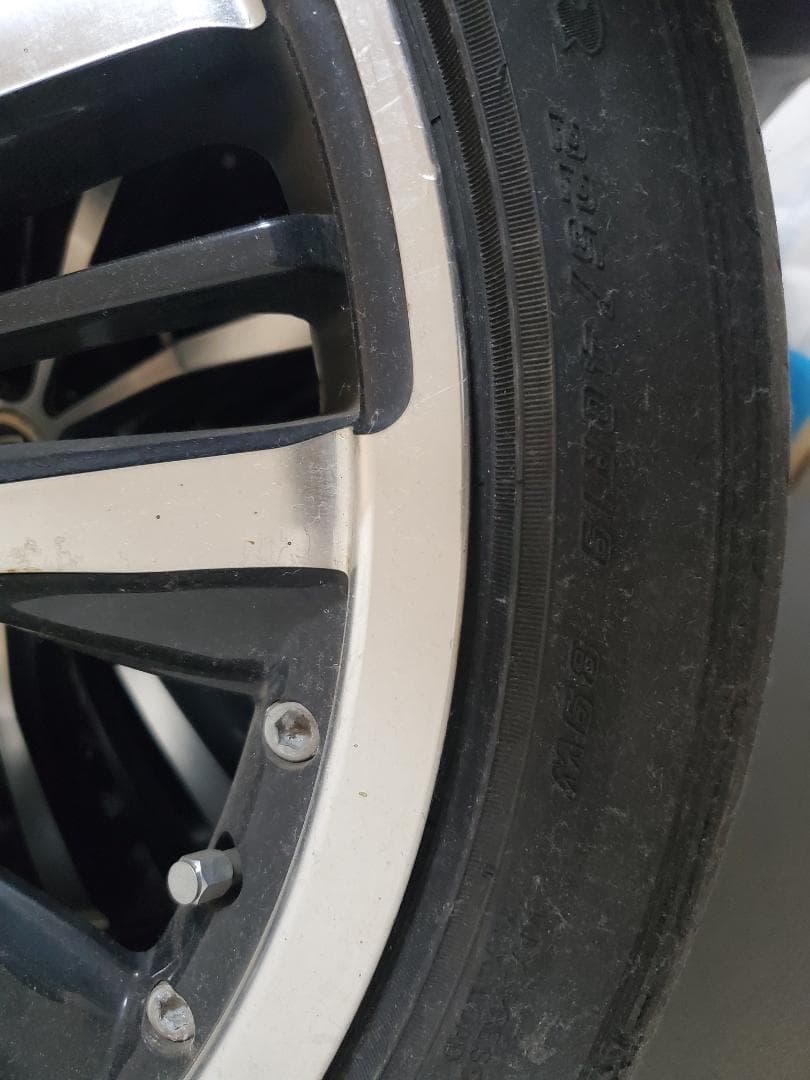 クラウンに着けてたタイヤホイールzinzin