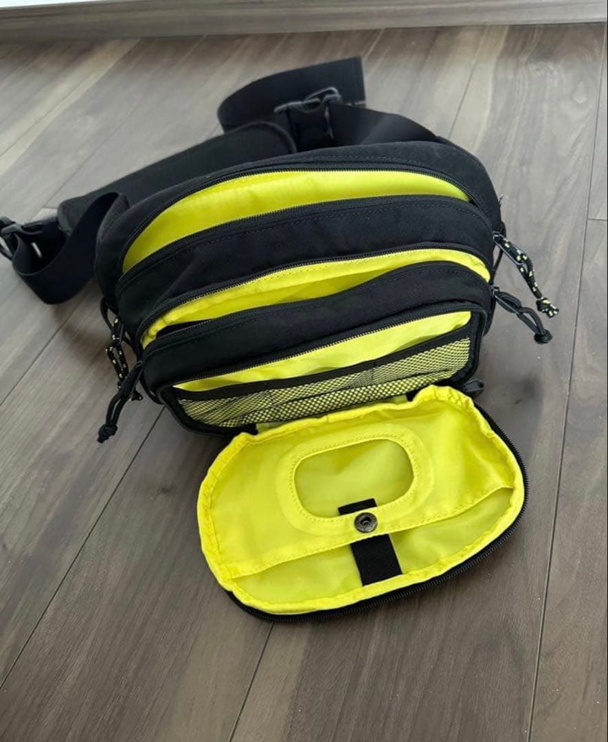 小*梅様 Hugoo ハグー ヒップシート ショルダーバッグ 抱っこ紐　ブラック