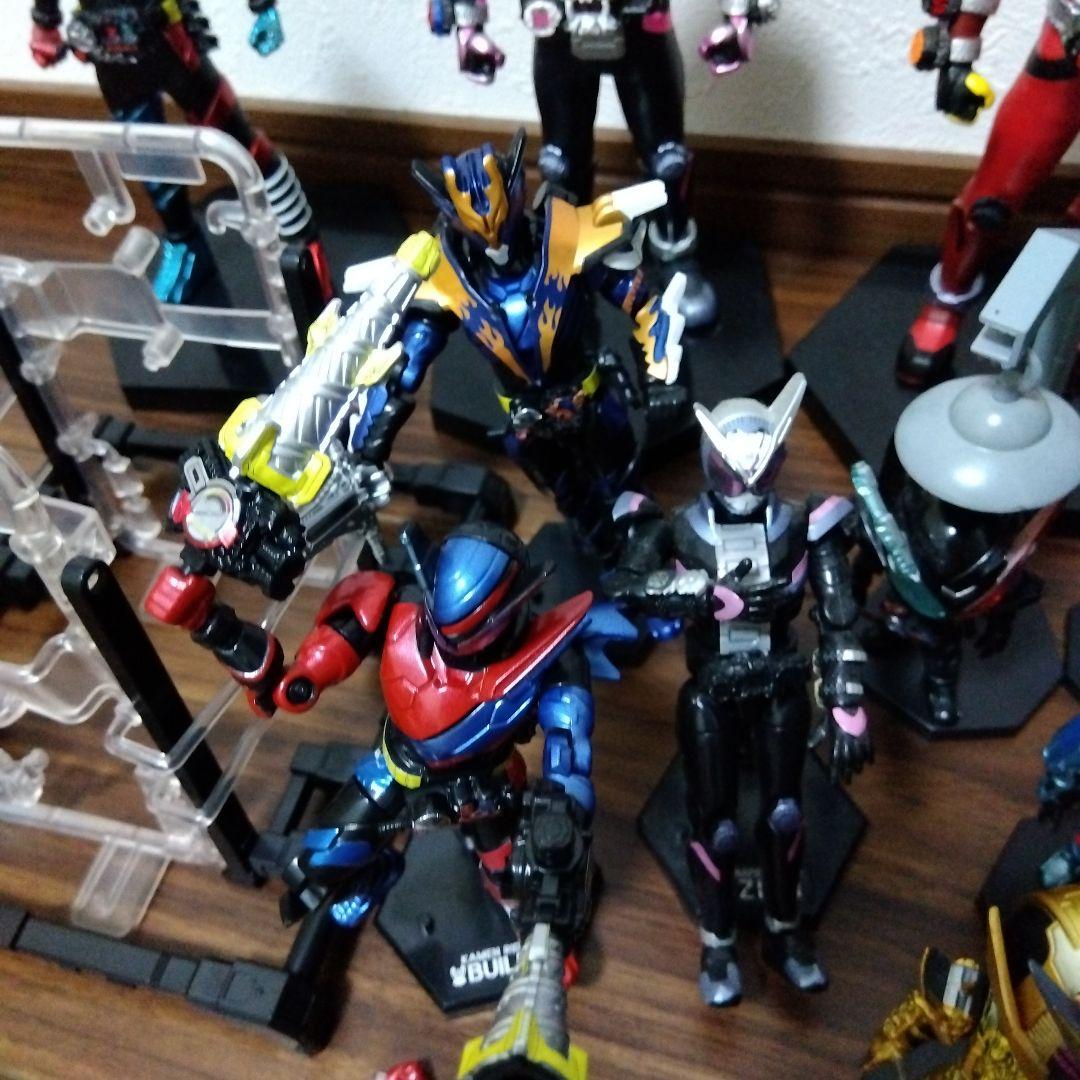 仮面ライダー　1番くじ　装動　フィギュア