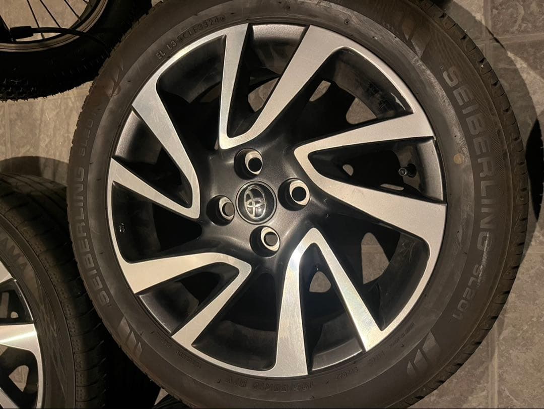 アクア16インチ ホイールセット バリ溝