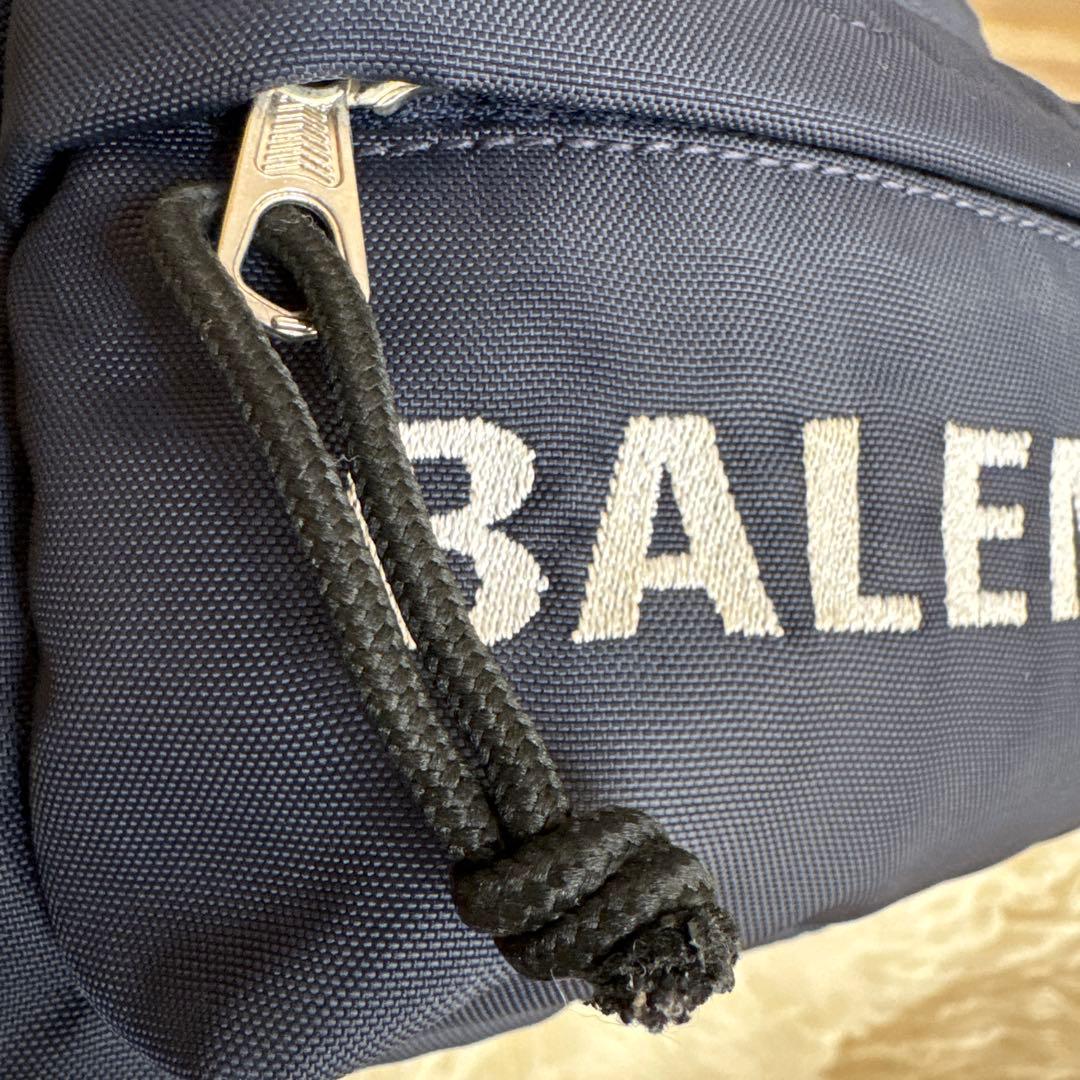 BALENCIAGA ボディバッグ ネイビー 中型