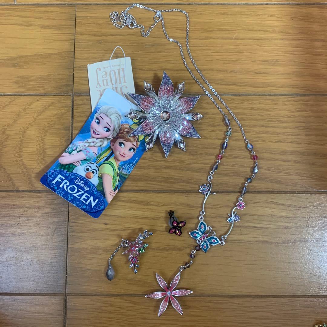 アナと雪の女王 ネックレス イヤーカフ　ヘアクリップ　4点セット