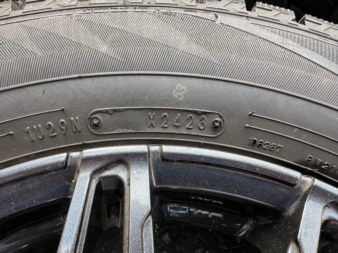 DUNLOP スタッドレス　タイヤホイールセット　195/65R15 プリウス等