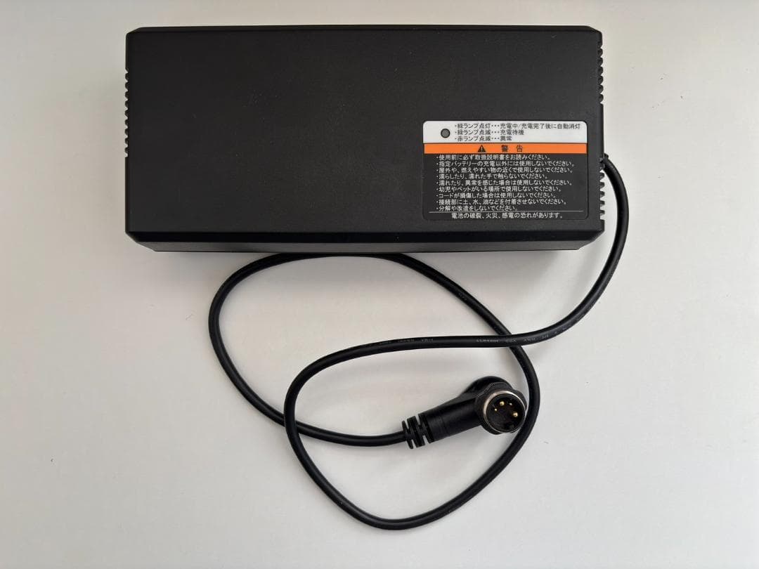 ヤマハ E-Vino 専用充電器