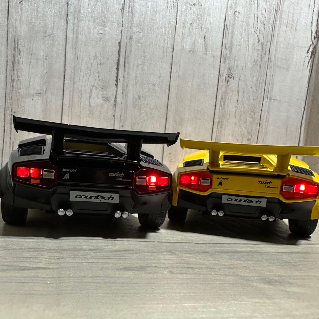 ランボルギーニ カウンタック 1/24 合金ミニカー　ブラック　黄色　二台セット