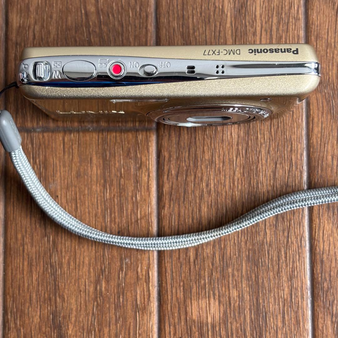 Panasonic DMC-FX77 コンパクトデジタルカメラ　デジカメ