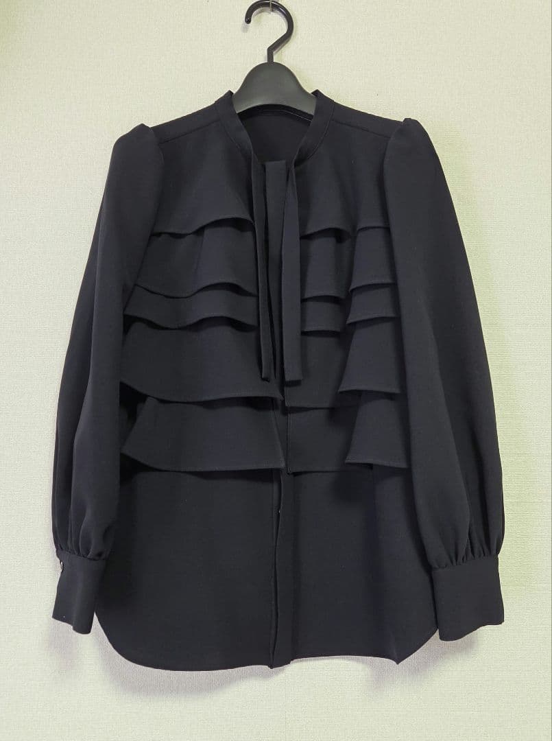 コンフォータブルドレープ ティアードブラウス