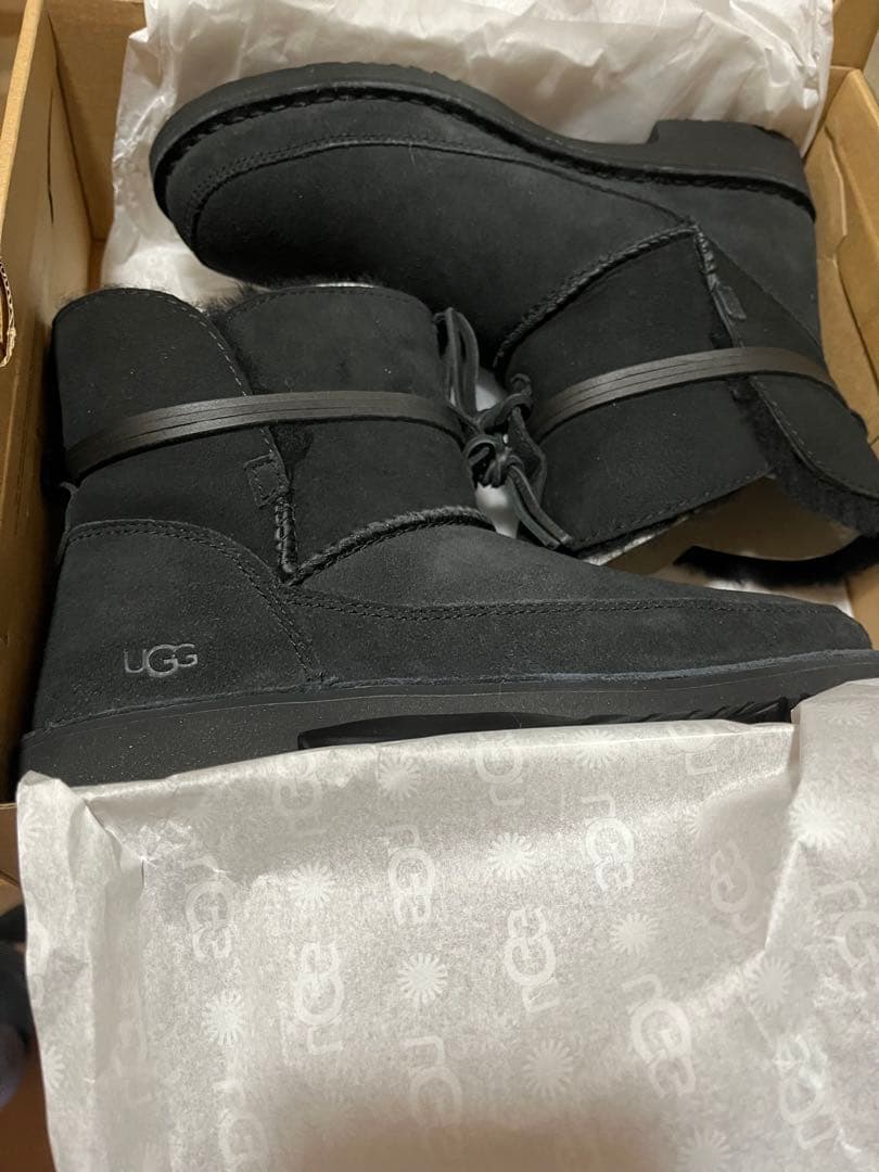 manin様　UGG ムートンスエードブーツ 新品未使用　ESTHER エスター
