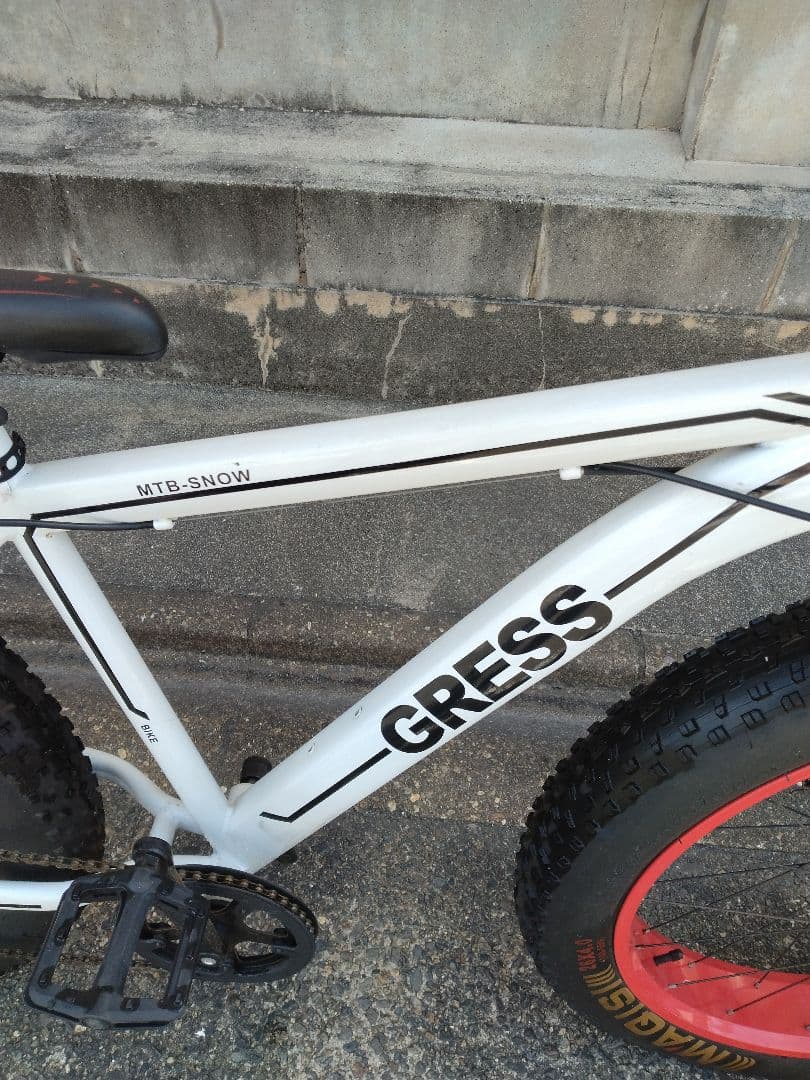 GRESS ファットバイク ホワイト/レッド