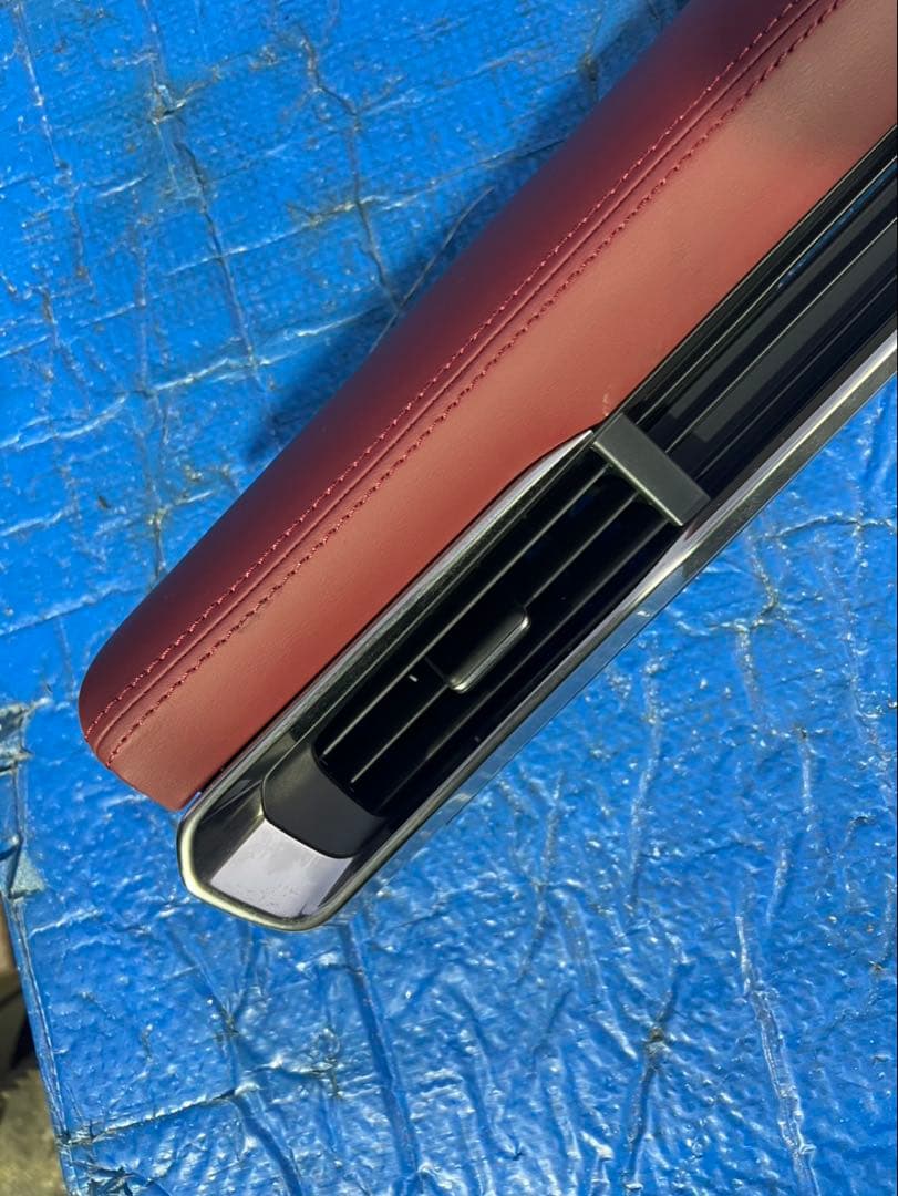 マツダ3 BPFJ3R エアコン吹き出しパネル　赤　※フォロー割OK