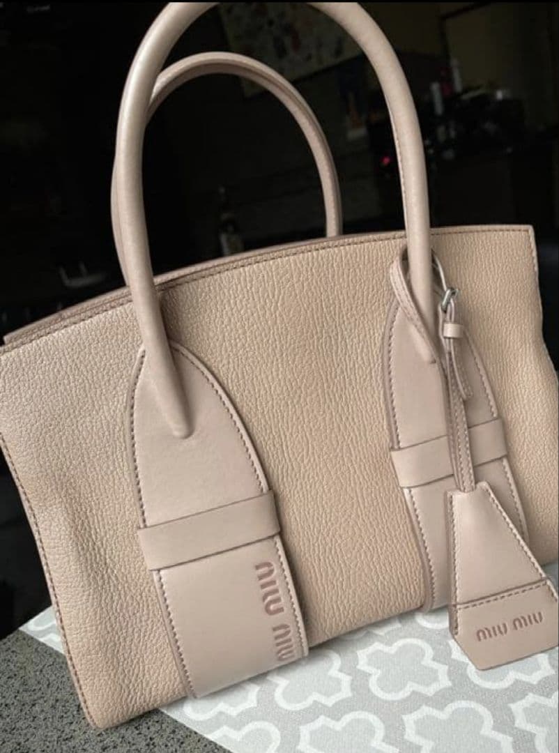 ミュウミュウトートバッグ