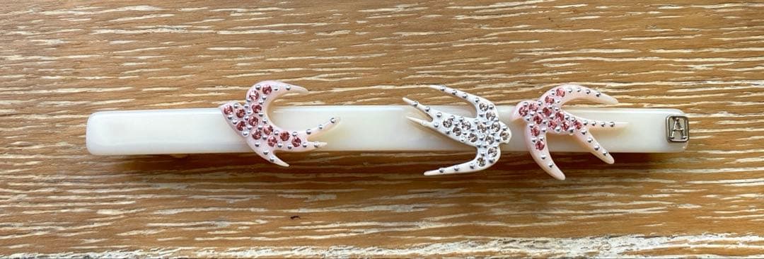 アレクサンドルドゥパリ　ツバメ　鳥　モチーフ バレッタ　ピンク