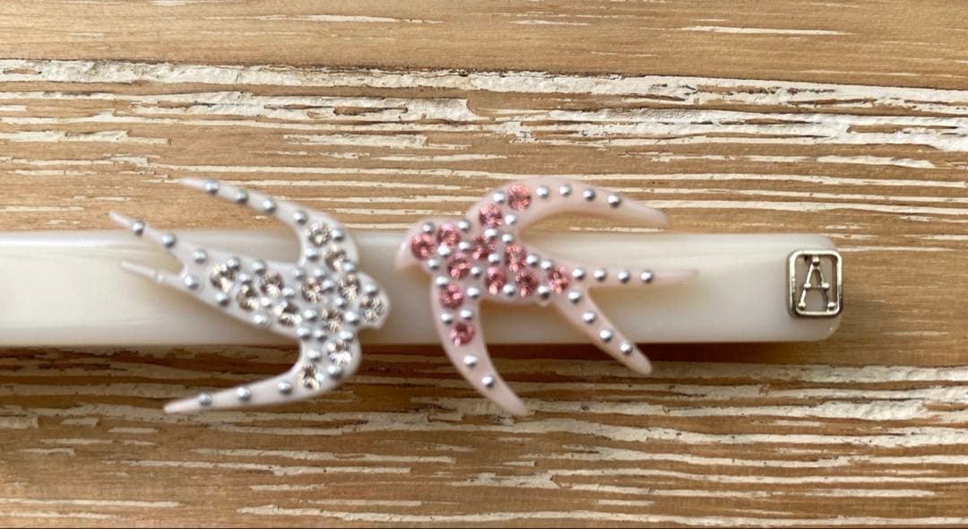 アレクサンドルドゥパリ　ツバメ　鳥　モチーフ バレッタ　ピンク