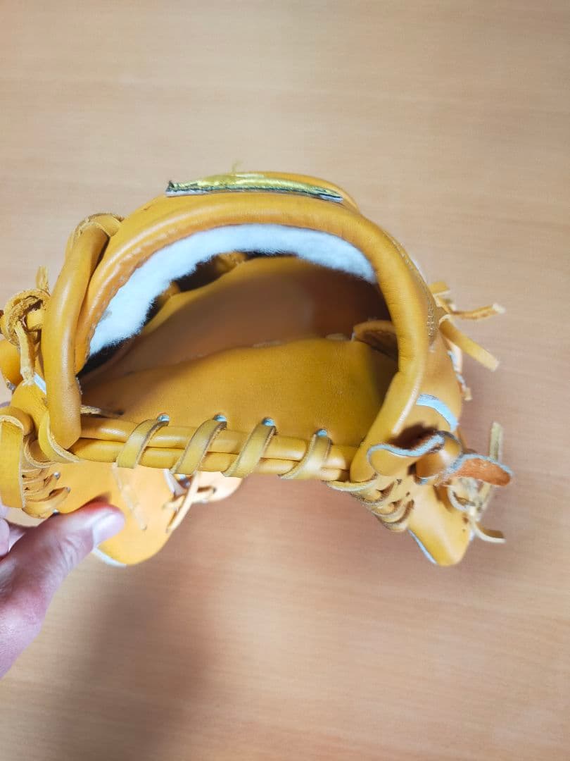 硬式野球グローブ　内野用　Hウェブ