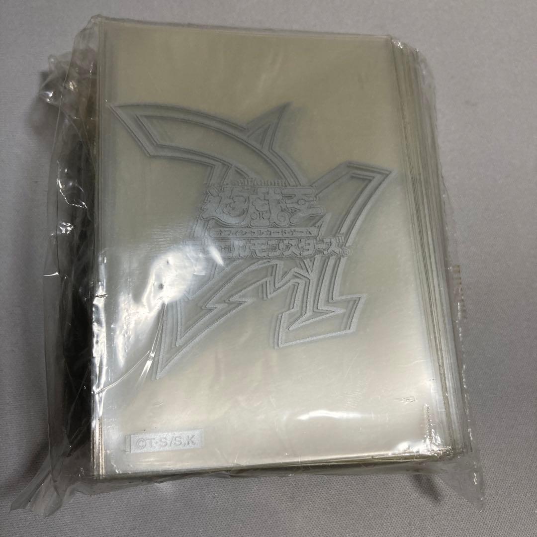 遊戯王 銀ロゴ スリーブ 未開封 100枚