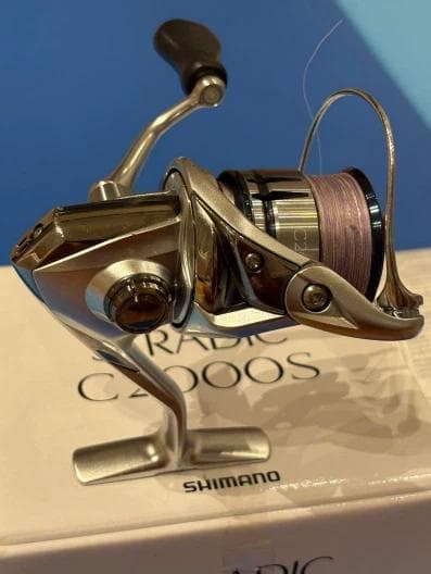 SHIMANO 19 STRADIC C2000S スピニングリール e115