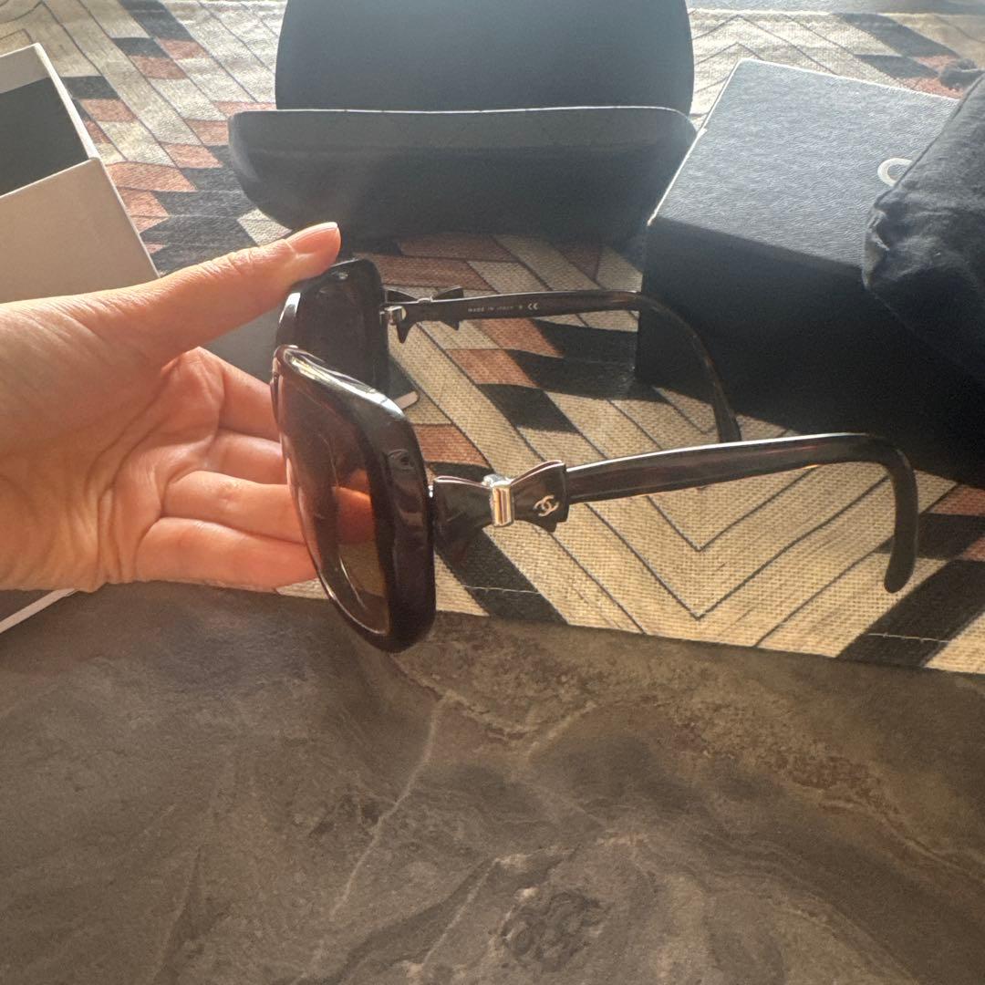 CHANEL ブラウンラウンドサングラス ケース付き