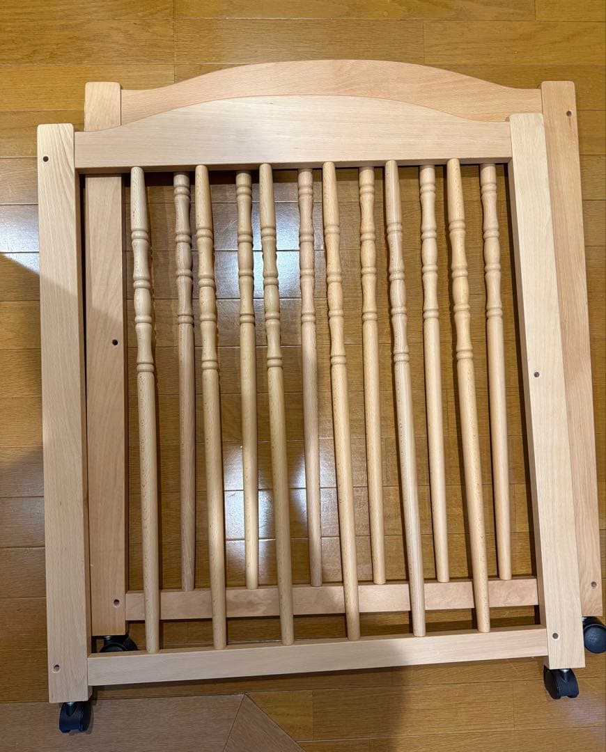 ベビーベッド「エリーゼ」　ベビーベット 転落防止 キャスター付き 石崎家具