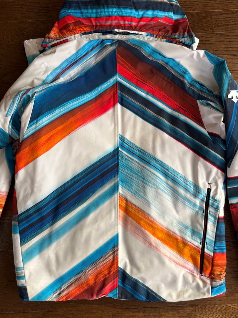 中古品　スキーウェア 上下セット　DESCENTE　Mサイズ