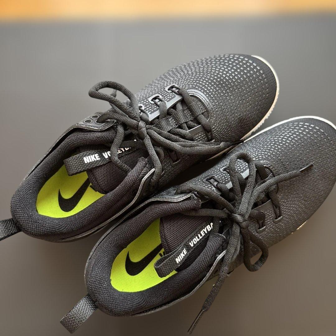 NIKE バレーボールシューズ　24.5cm