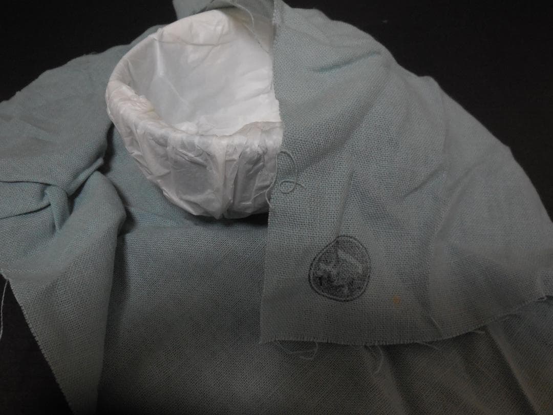 茶道具　山本一如作　抹茶茶碗　浅黄交趾 　戌紋茶碗　共布共箱