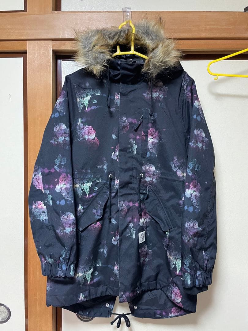 スノーボードウェア 女性用 ブラック フラワーパターン　L1
