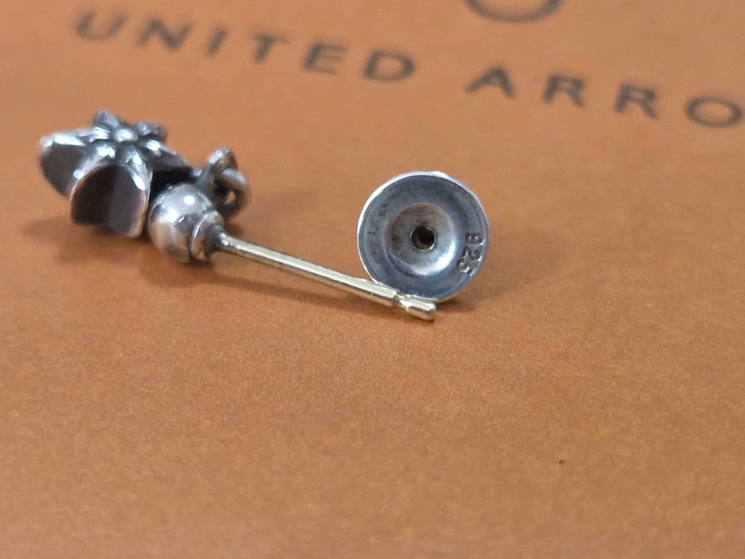 b*d様 CHROME HEARTS★タイニースタードロップピアス★ローリークロ