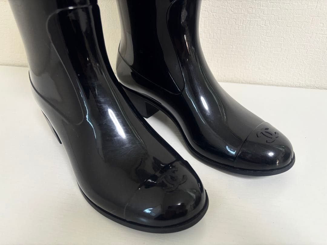 超美品 CHANEL シャネル カメリア ブラックラバー レインブーツ 36