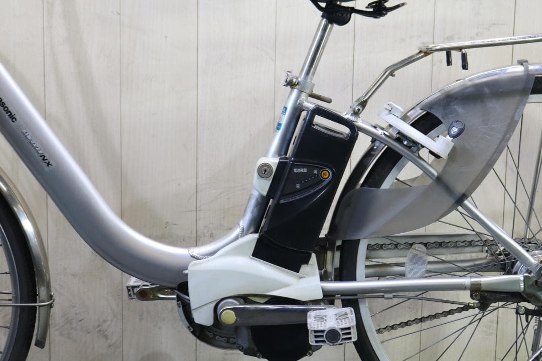 シルバー 電動アシスト自転車 前バスケット付き
