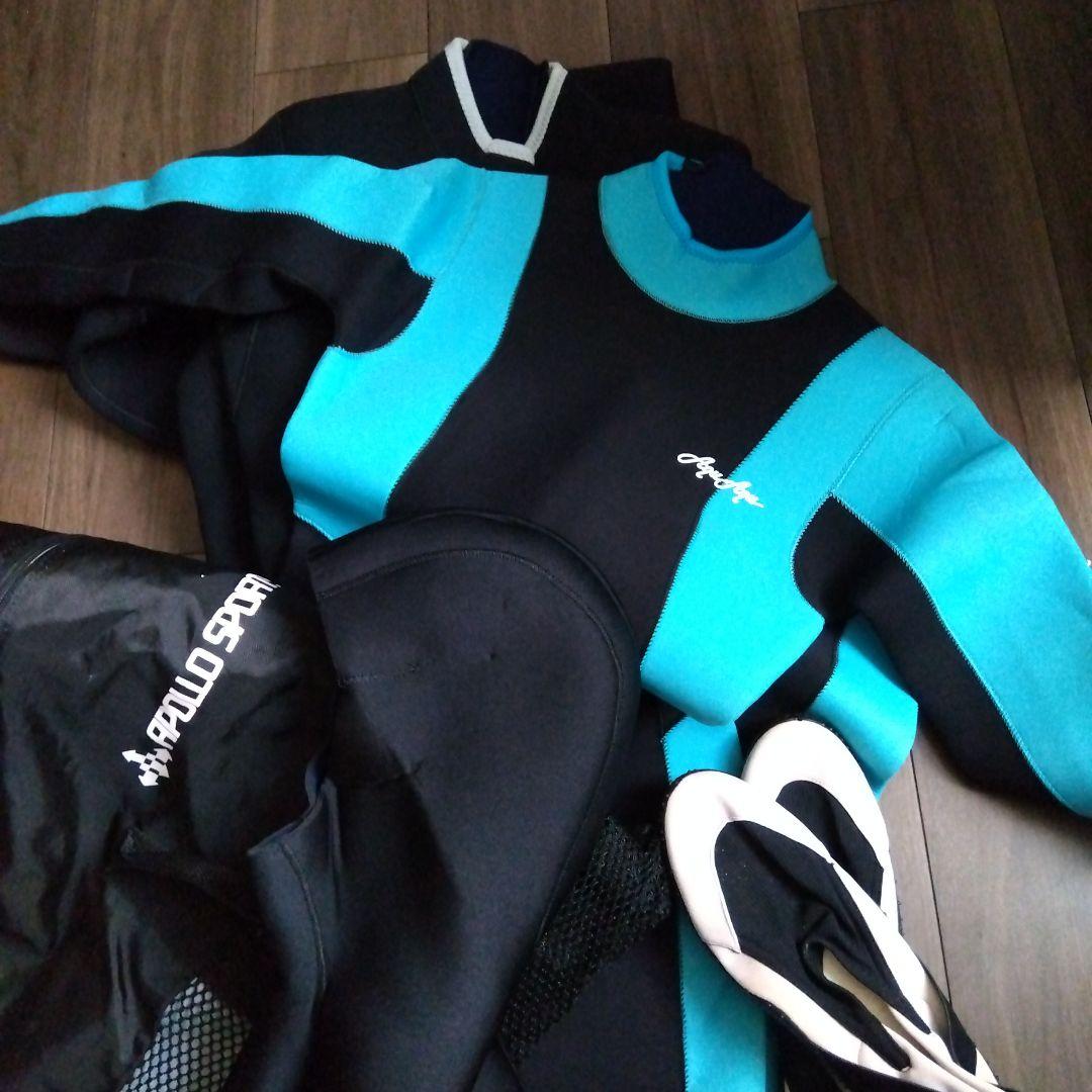 ウェットスーツSジャージx2 、フード、メッシュバッグ、スポーツバッグ　シュズ