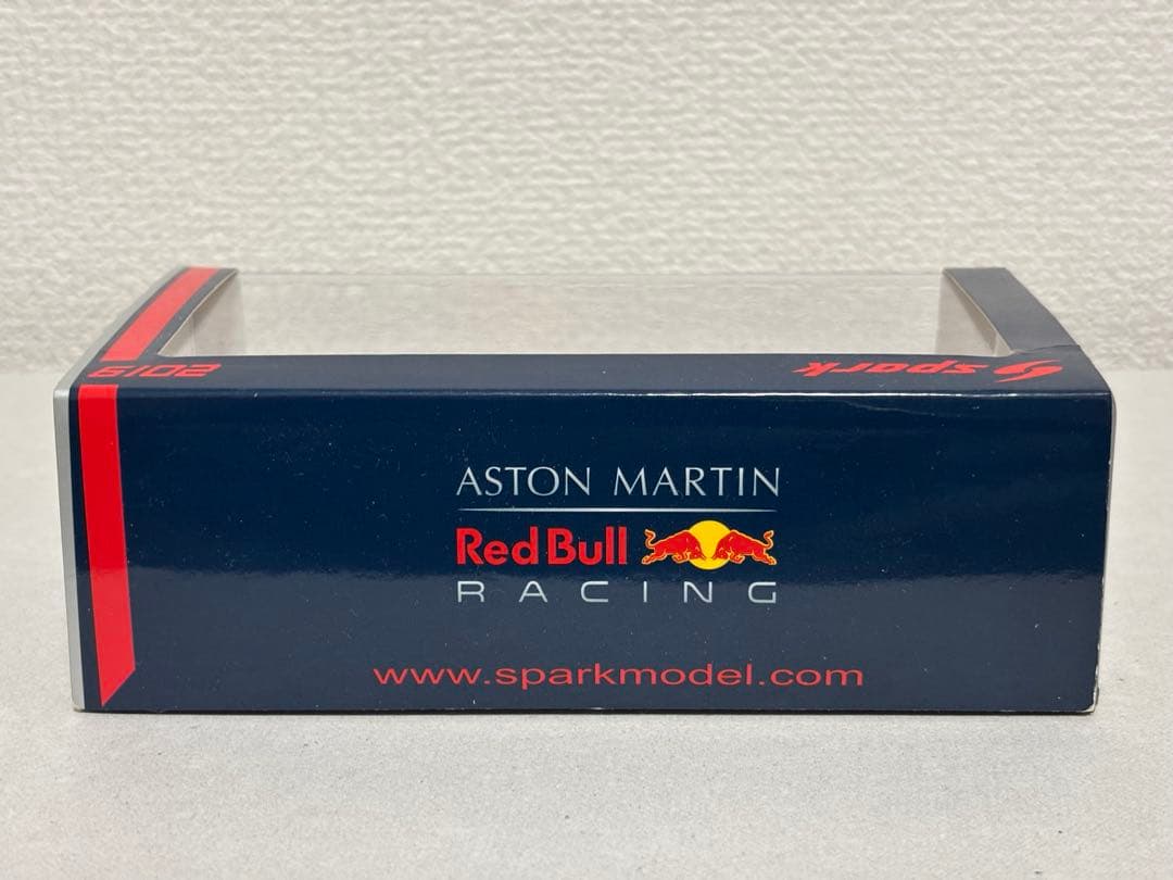 Aston Martin Red Bull Racing RB15 ミニカー