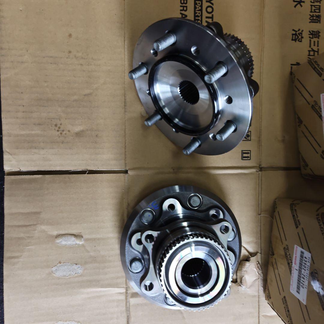 200系ハイエース 4WD用ハブ&ベアリング 2個