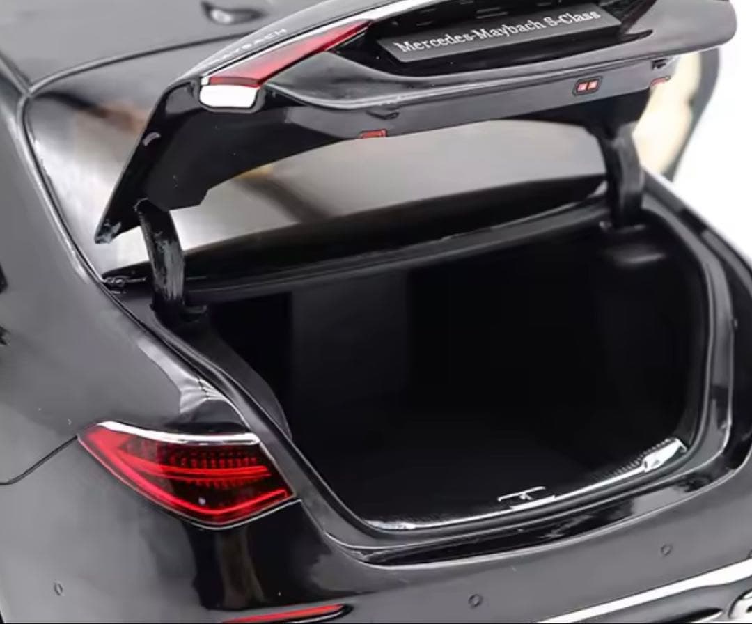 Mercedes-Maybach S-Class 1\18スケールモデルカー