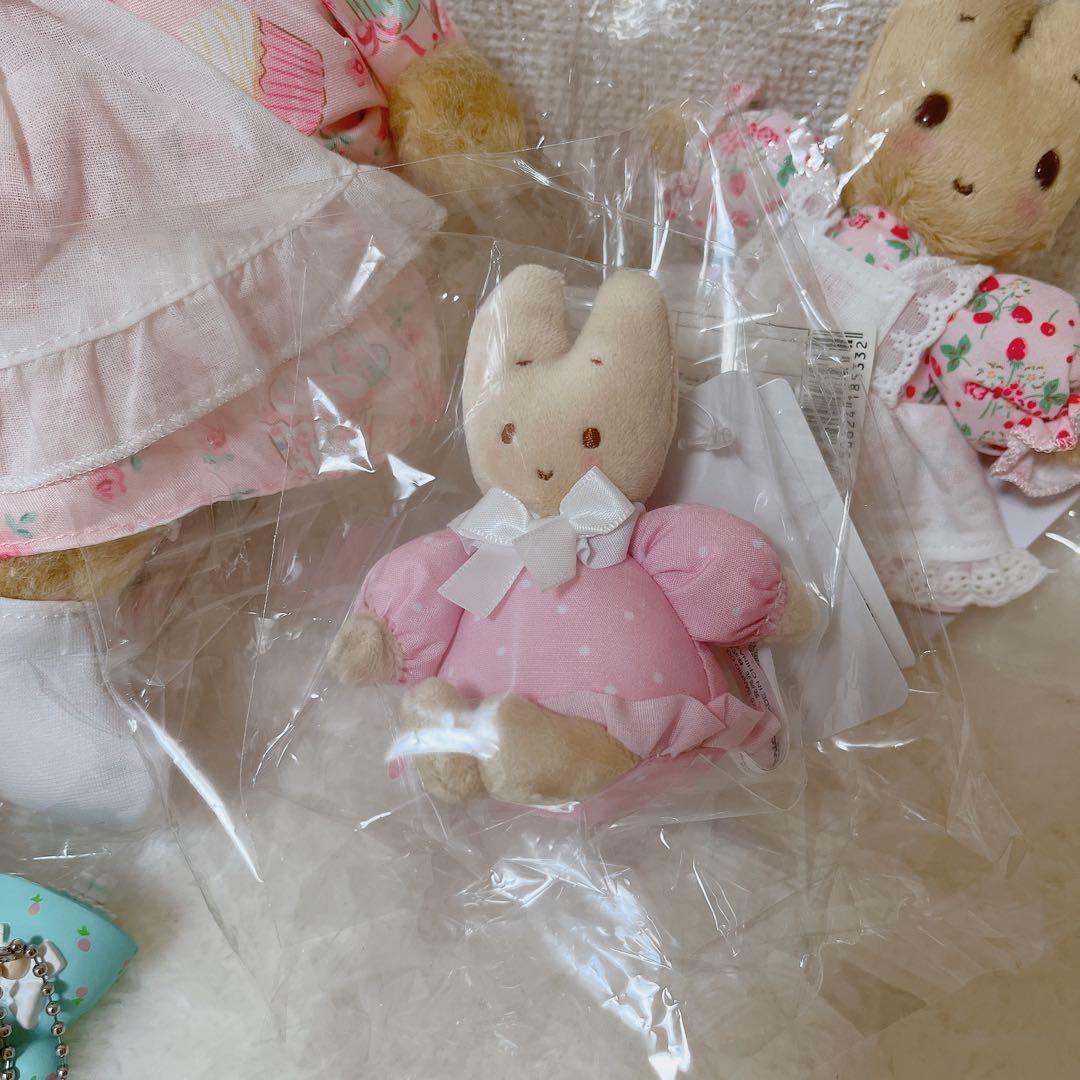 レア★ サンリオ　マロンクリーム　ぬいぐるみ　カップケーキ　マスコット　40周年