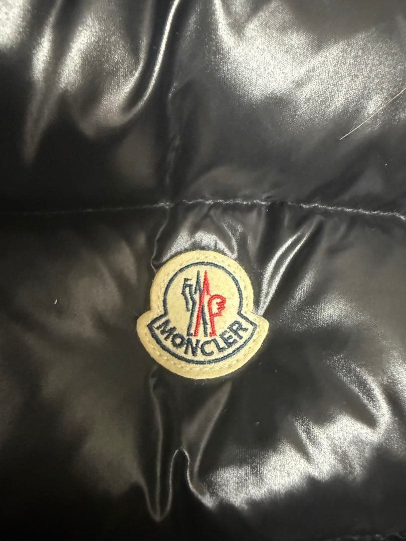 モンクレール　ダウンベスト　ブラック