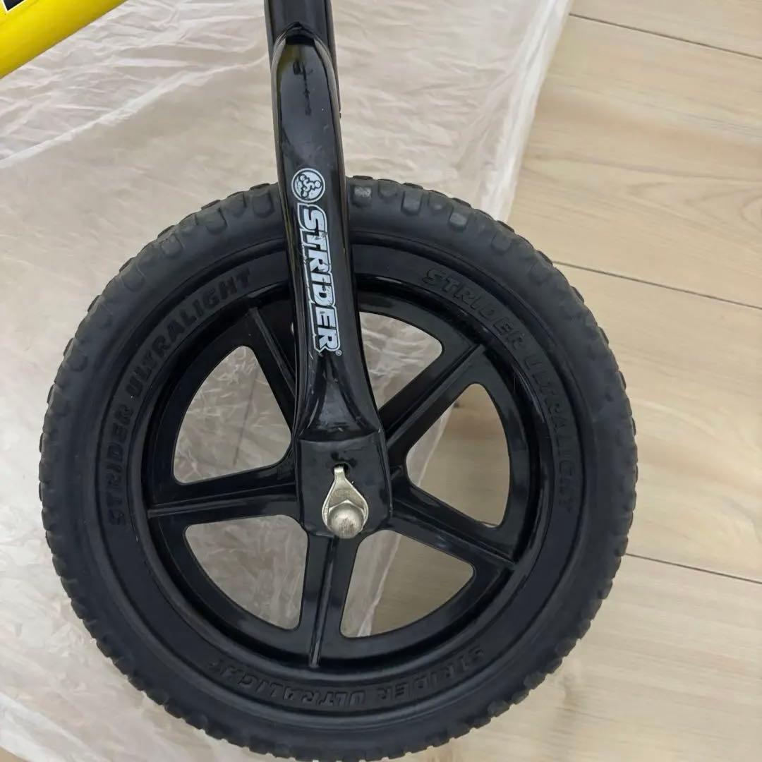 STRIDER スポーツ　12インチ イエロー　ストライダー