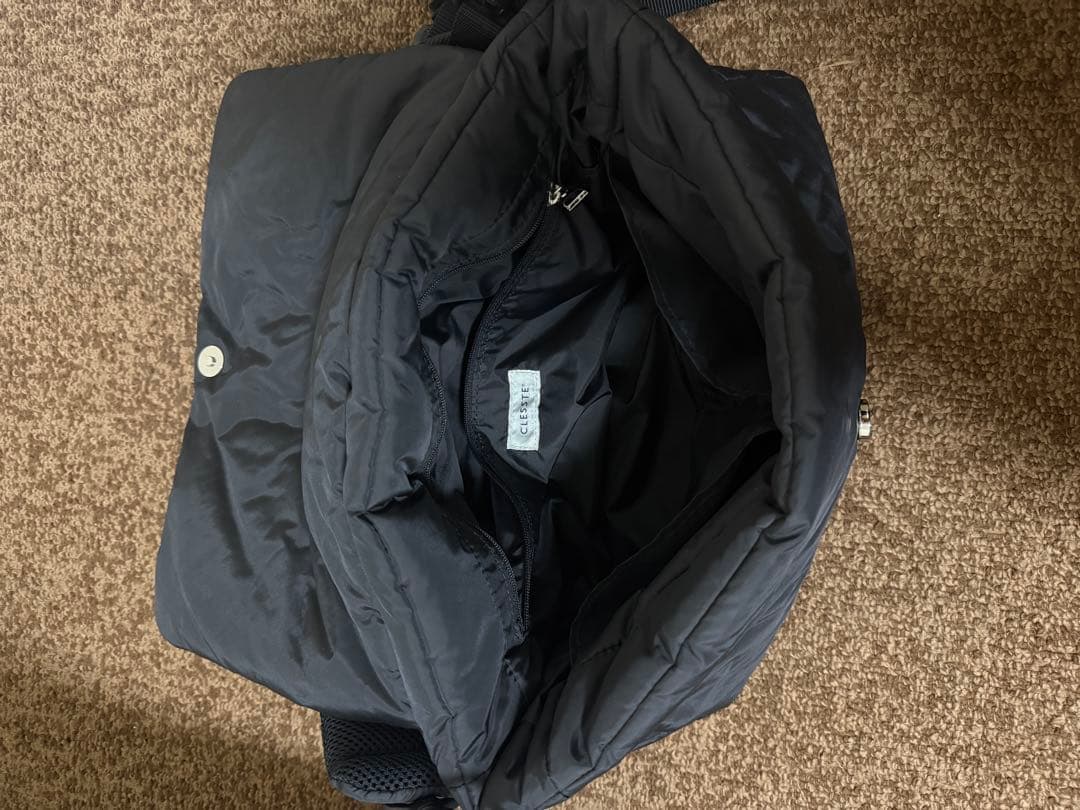 バッグ CLESSTE PADDED FLAP HOLIDAY BAG