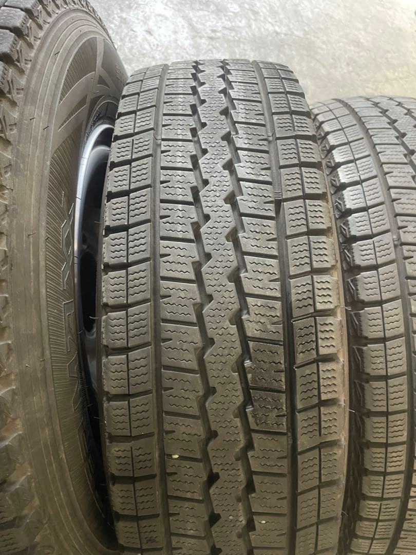 ハイエース　バリ山　ダンロップ　スタッドレスセット　195/80Ｒ15