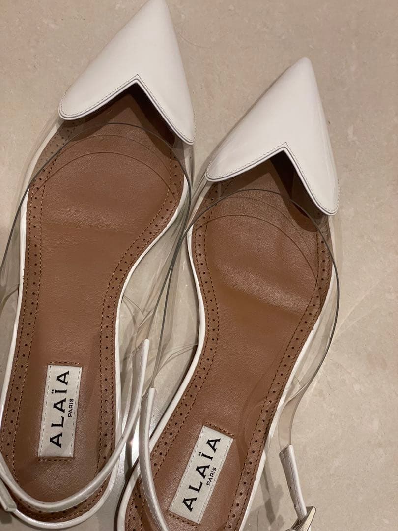 ALAIA アライア　ホワイト ポインテッドトゥ スリングバッグ　36.5