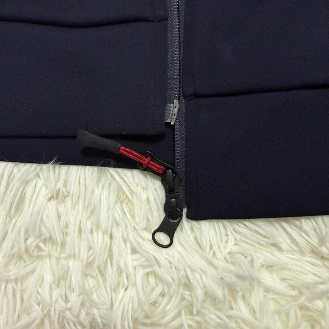 BRIEFING ブリーフィング 紺でバックに3Dロゴが付いたパーカー XL