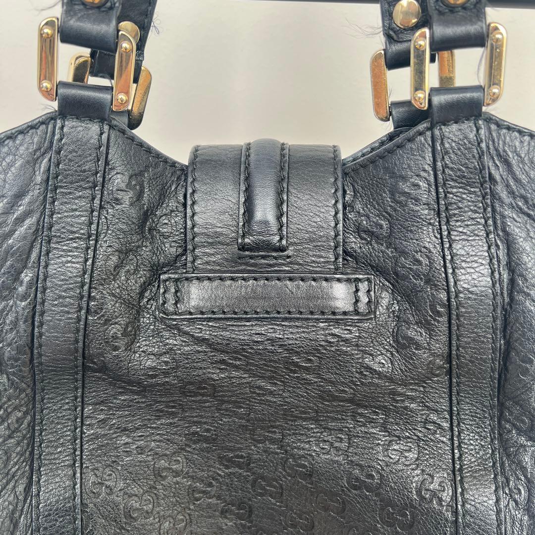 Gucci 黒 ロゴ入り ハンドバッグ